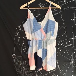 ❤️ Geo Print Surplice Neckline Romper